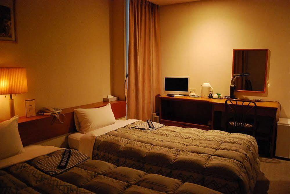 Hotel Kikuei Namba Osaka Buitenkant foto